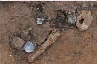 Archeologové našli tašku z 10. století vyrobenou z bobřího ocasu. Uvnitř se skrývalo velké překvapení