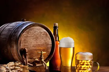 Čtyři mýty o pivu: Vážně musí pěna vydržet co nejdéle?