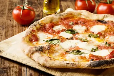 SVĚT NA JAZYKU: Příběh italské pizzy Margherity, královny všech pizz