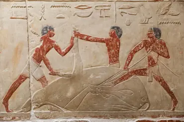 Dětinské vtípky zvrhlého faraóna Pepi II.: Z otroků vyráběl živé mucholapky