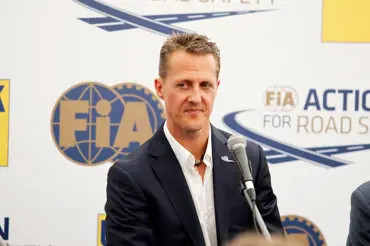 Michael Schumacher by měl podstoupit náročnou operaci, která zlepší jeho stav
