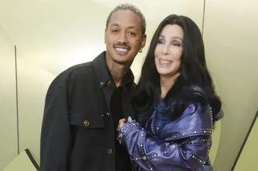 Pestrá směsice partnerů Cher: Milovala gaye, narkomana i o 40 let mladšího