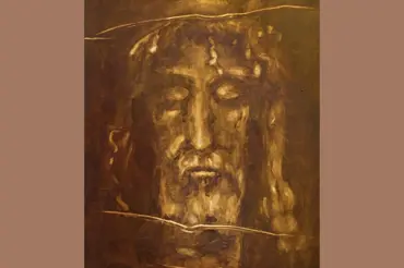 Google Maps zachytil tvář Ježíše v maďarském poli. Fotografie se stala senzací
