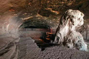 Jeskyně v JAR zaskočila vědce. Primitivní hominidé museli být superinteligentní
