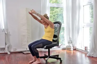 Video: Vezměte si s sebou jógu do práce