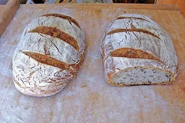 Rady odborníků jak upéct skutečně skvělý domácí chléb