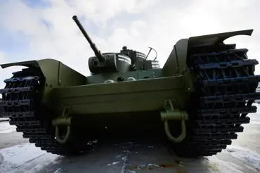 Neobratný ruský zabiják T-35: Obří tank byl smrtící pastí pro vojáky uvnitř