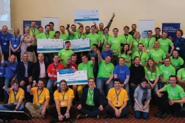 Hackathon v Brně vyhrál monitor zdravotního stavu, schopný přivolávat pomoc