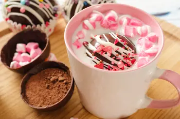 Bomby z Instagramu. Snadný recept na čokoládové a čajové koule, které frčí v restauracích