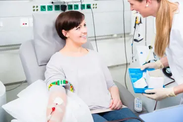Proč darovat krev: Dostanete volno v práci a můžete zachránit lidský život