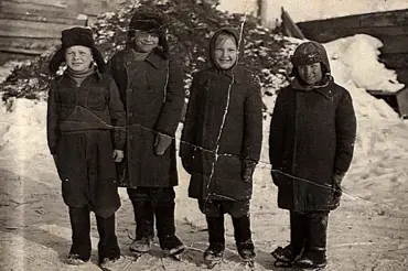 Ukrajince týral už Stalin, děti umíraly v mrazu při deportacích na Sibiř