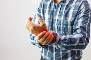 Revmatoidní artritida: Prevence je nemožná, léčba ale existuje!