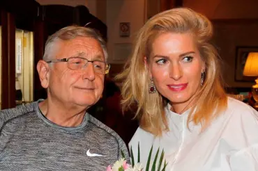 Olga Menzelová letěla s urnou na Mallorcu, manžela ale pohřbí na Vyšehradě