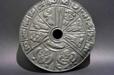 Vědci nalezli genetický disk starý 6000 let. Jeho technologie vyvrací pohled na dějiny lidstva