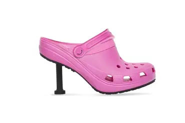 Fashion hell? Crocsy si vyšlapávají cestičku k módnímu hitu. Vezmete na milost gumové pantofle i vy?