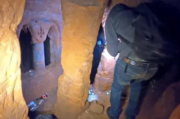 Video: Farmář stoupl do králičí nory a objevil obří podzemní labyrint templářů