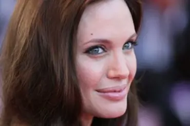 Angelina Jolie: Trhlinka v dokonalé masce?
