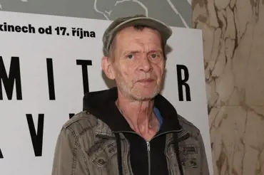 Alkohol mu nebyl cizí: Jiřího Schmitzera odsoudili rodiče za zabití člověka