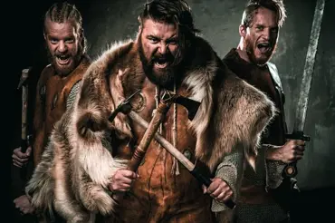 Jak vypadali Vikingové? Nebyli vždy mohutní a zrzaví. Vědci udělali analýzu DNA