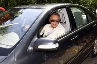 Mercedes Karla Gotta má nového majitele, za auto dal šestinásobek ceny