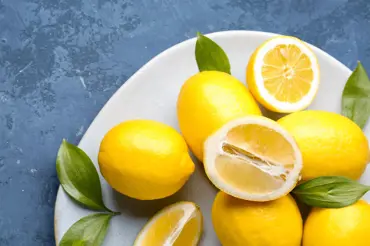 Rozkrojte citrón a nechte ho přes noc v ložnici: Léčí to astma, deprese i kocovinu