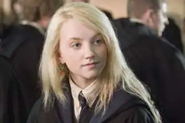 Pamatujete na potrhlou Lenku Láskorádovou z Harryho Pottera? Je jí teď 32 a podívejte, jak moc se změnila