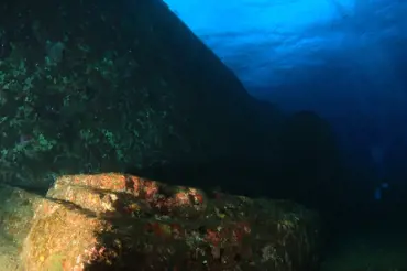 Japonská Atlantida: Potápěč objevil 10 tisíc let staré město. Vědci byli v šoku