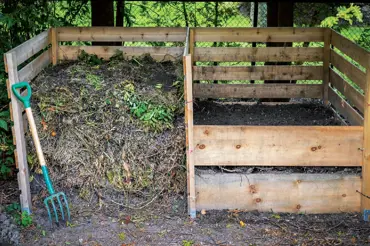Jak uložit kompost k zimnímu spánku, aby dobře zrál: Musíte ho správně "nakrmit"