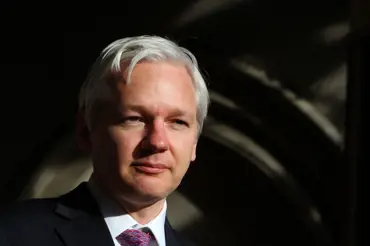 Pro někoho padouch, pro jiné hrdina: Británie hackera Juliana Assange nevydá