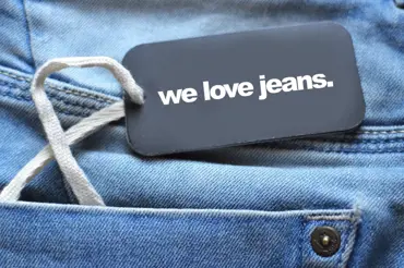 Proč dávat džíny do mrazáku? Mazaný trik anglických hospodyněk