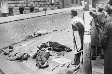 Masakr na Pražském hradě: Zohavená těla nacisté naházeli do Jeleního příkopu