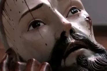 Restaurátoři rentgenovali 300 let starou sochu Ježíše. Když se dostali k zubům, zůstali jako opaření
