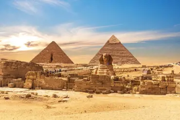 Satelit v Egyptě odhalil pod zemí pyramidy větší, než jsou na povrchu