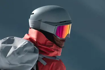 Jak vybrat dokonalou lyžařskou helmu