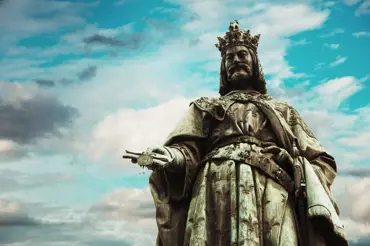 Unikátní operace Karla IV.: Ochrnutému králi drastickým způsobem spravili páteř