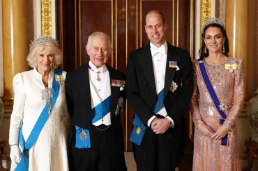 Jak slaví Vánoce britská královská rodina? Chtějí se hlavně pobavit. Těmito prkotinami se obdarovávají