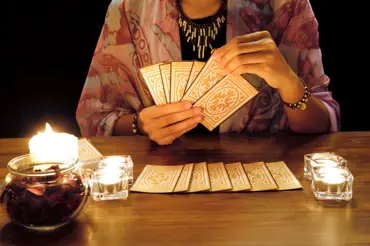 Jak vykládat karty: Je to jednoduché, zvládnete to i bez kartářky
