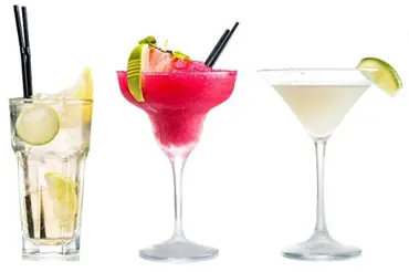 Silvestrovské drinky: Tipy na alko i nealko koktejly, které snadno připravíte z domácích surovin
