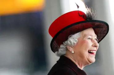 Nová pravidla hry: Co se muselo a musí změnit po smrti královny Alžběty II. U bankovek to potrvá