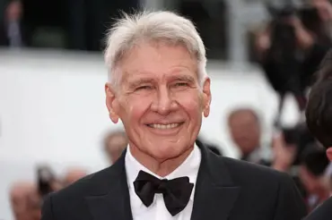Nový Indiana Jones omlazený umělou inteligencí: Harrison Ford si převzal cenu za celoživotní dílo