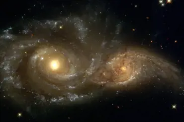 Vědci zachytili zvláštní jev. Galaxie zabíjí tichý smrtonosný škrtič. Podívejte se na záběry