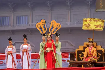 Císař Süan-cung měl 40 tisíc konkubín. Pro intimní život zavedl zvláštní systém