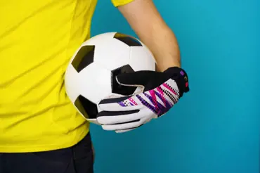 Jak vybrat fotbalové brankářské rukavice?
