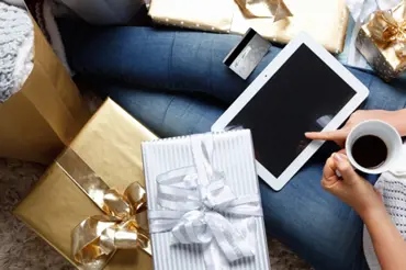 Chystáte se kupovat vánoční dárky na internetu? 10 rad jak se bránit zlodějům dat!