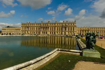 Otřesná hygiena ve Versailles: Z nezvládnutých výkalů onemocněl i Ludvík XIV.