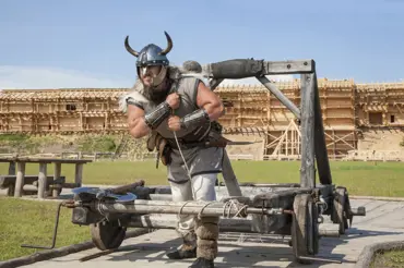 Vědci objevili vikinskou skříňku s neobvyklými předměty. Jejich účel je nejasný