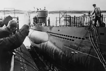 Smrtící německá ponorka potopila civilní loď a pak šla sama ke dnu. Podívejte se na úžasné záběry vraku