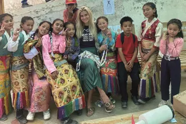 Eva z Alberta strávila měsíc v Himaláji učením dětí