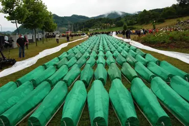 Výročí masakru v Srebrenici: 10 otázek a odpovědí