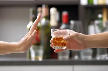 Jaká je bezpečná denní dávka alkoholu a co se stane s tělem, když přestanete pít